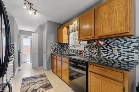 Kitchen - 108 Ridge Creek Cir, Trinity, NC 27370 photo 2 of 5