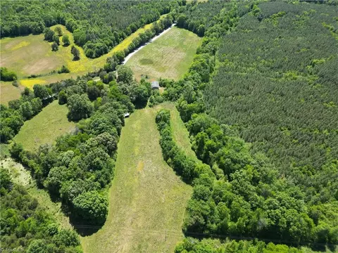 7875 Antioch Church Rd, Seagrove, NC 27341
