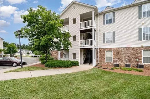3009 Winston Dr #90, Burlington, NC 27215