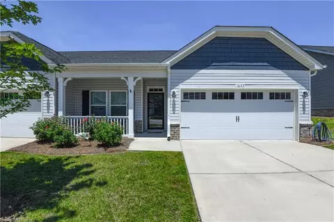 1629 Coopers Hawk Dr, Kernersville, NC 27284