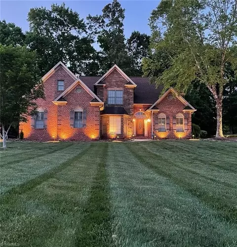 420 Inverness Dr, Winston Salem, NC 27107
