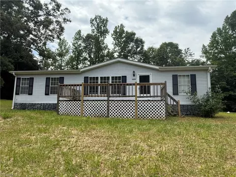 1001 Arvin Hill Ln, Lexington, NC 27295