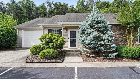 2981 Hyde Place Cir, Winston Salem, NC 27103