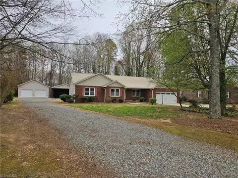 5712 Holly Grove Rd, Thomasville, NC 27360