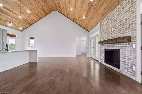 Living - 99 Moore Ln, Galax, VA 24333 photo 1 of 4