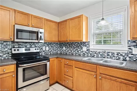 Kitchen - 1742 Spring Path Trl, Clemmons, NC 27012 photo 2 of 4
