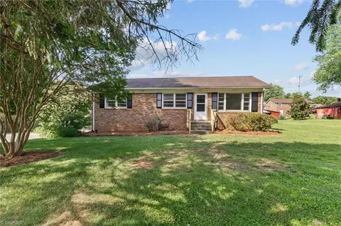 113 Jenny Ln, Pilot Mountain, NC 27041