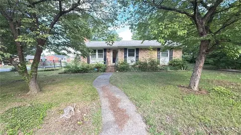 2210 Fawn St, Greensboro, NC 27403