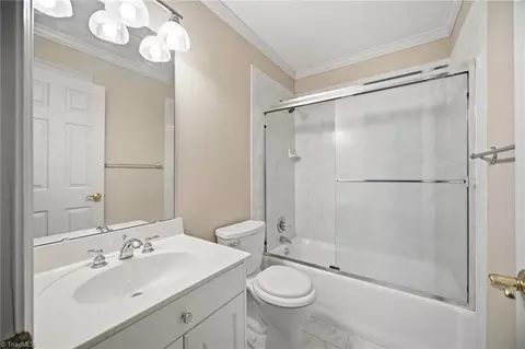 Bath - 540 Hickory Dr, Salisbury, NC 28144 photo 4 of 4