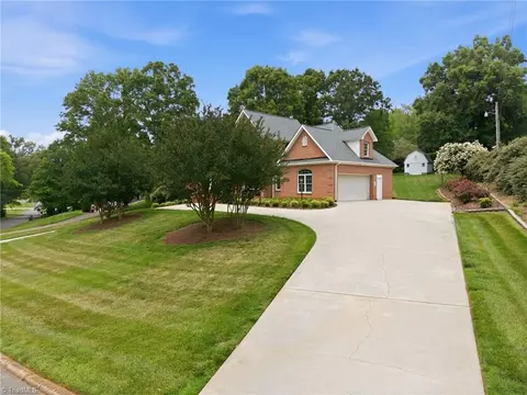Exterior - 540 Hickory Dr, Salisbury, NC 28144 photo 4 of 11