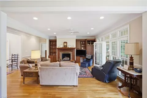 Living - 540 Hickory Dr, Salisbury, NC 28144 photo 2 of 3