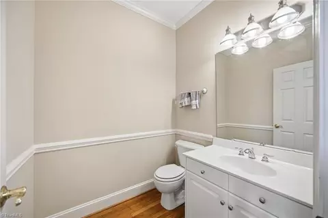 Bath - 540 Hickory Dr, Salisbury, NC 28144 photo 1 of 4