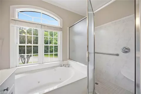 Bath - 540 Hickory Dr, Salisbury, NC 28144 photo 3 of 4