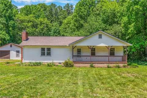 141 Winged Elm Ln, Mooresville, NC 28115