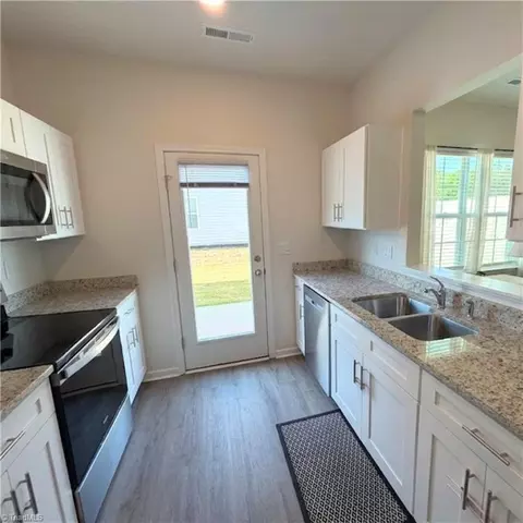 Kitchen - 5528 Avery Dr, Trinity, NC 27370 photo 2 of 3