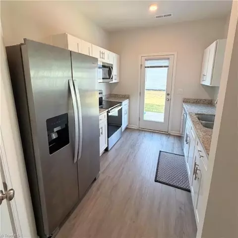 Kitchen - 5528 Avery Dr, Trinity, NC 27370 photo 3 of 3