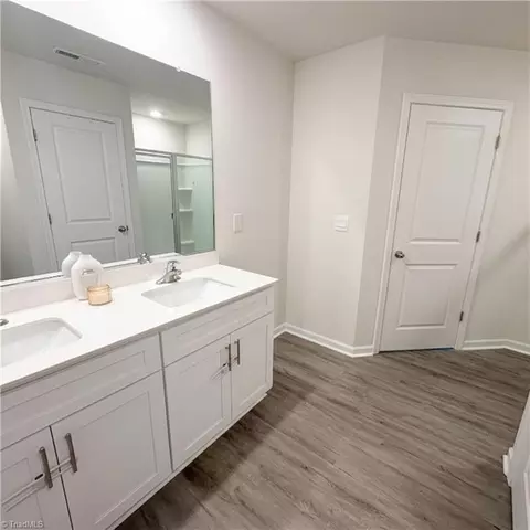 Bath - 5528 Avery Dr, Trinity, NC 27370 photo 3 of 4