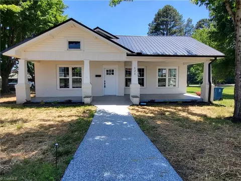 121 Elm St W, Yadkinville, NC 27055