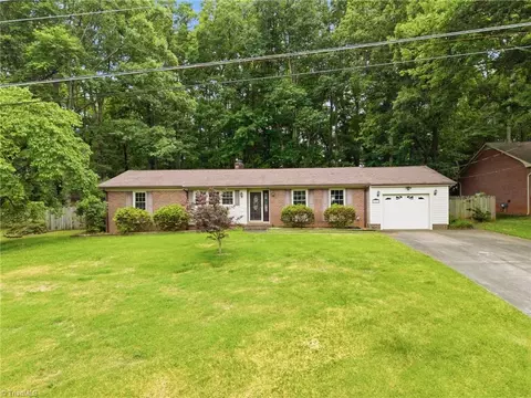 306 Spring St, King, NC 27021