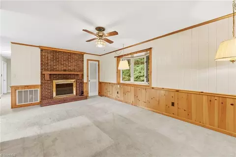 Living - 306 Spring St, King, NC 27021 photo 4 of 7