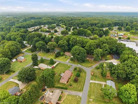 View/Area - 306 Spring St, King, NC 27021 photo 3 of 5