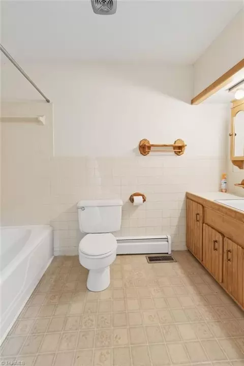 Bath - 306 Spring St, King, NC 27021 photo 3 of 3