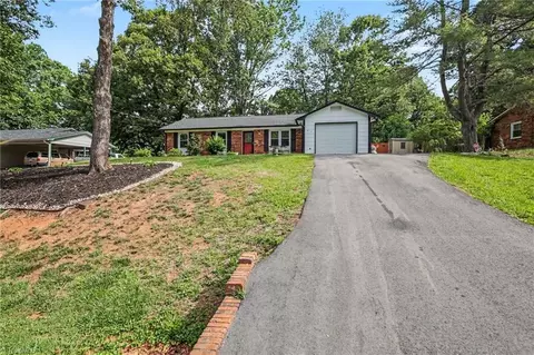 Exterior - 314 Mountainbrook Dr, King, NC 27021 photo 4 of 9