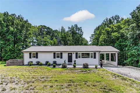 3258 Jidemi Rd, Greensboro, NC 27406