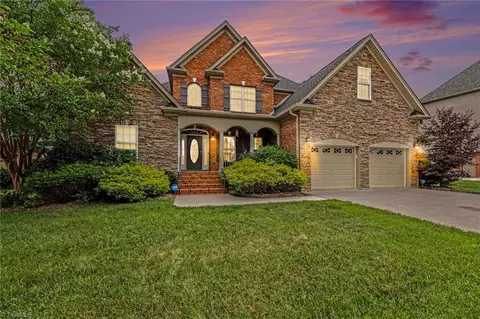5120 Spiral Wood Dr, Clemmons, NC 27012