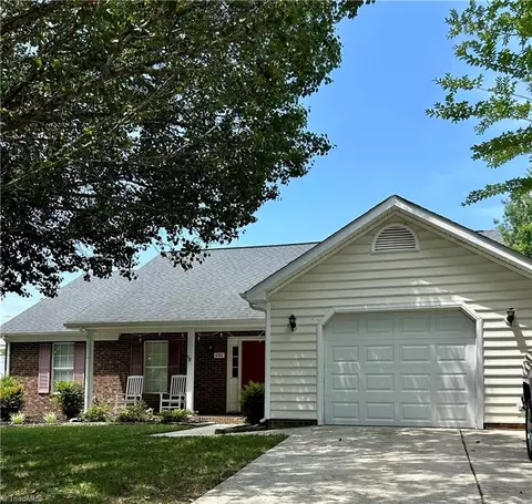 4301 Garden Club St, High Point, NC 27265