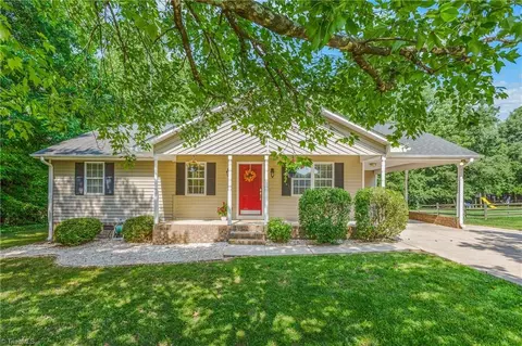 209 Millstone Dr, Lexington, NC 27292