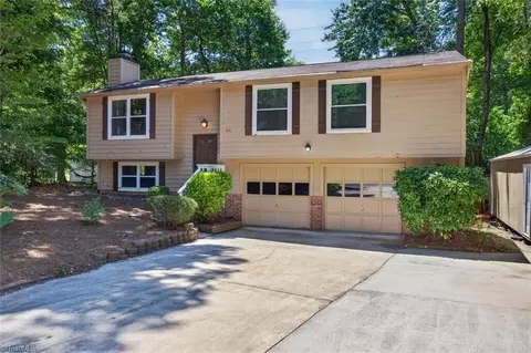 1109 Century Park Ave, Kernersville, NC 27284