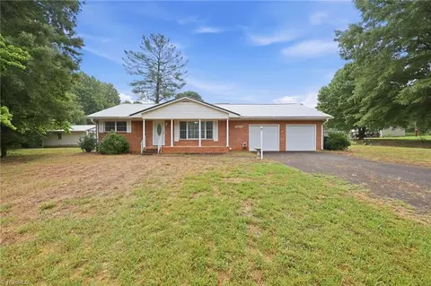 2969 Avalee St, Walkertown, NC 27051