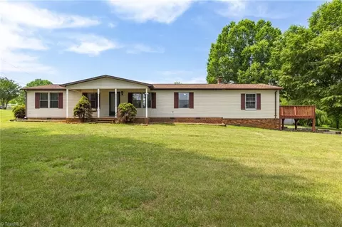 1010 John Hill Rd, Walnut Cove, NC 27052