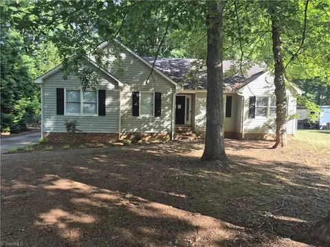630 Logan Ln, Liberty, NC 27298