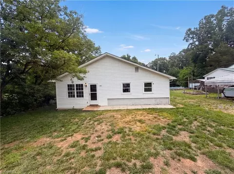 738 Stokesburg Rd, Walnut Cove, NC 27052
