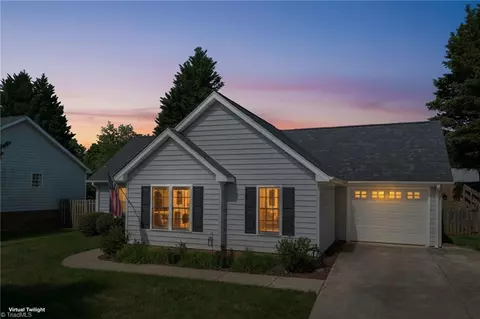 520 Corbin St, Winston Salem, NC 27107
