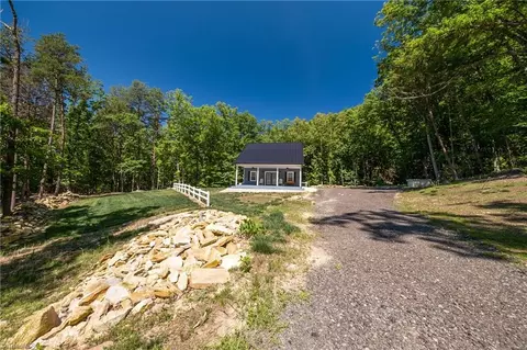 1325 Doyle Cromer Rd, King, NC 27021