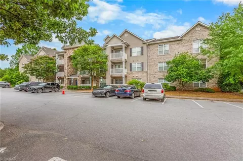 923 Windcastle Ln #305, Winston Salem, NC 27105