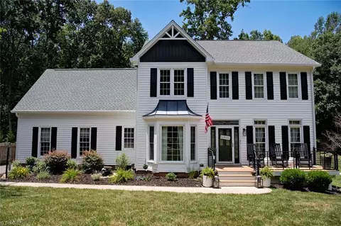 2113 Benwicke Dr, Pfafftown, NC 27040
