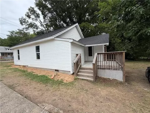 1211 Florida St W, Greensboro, NC 27403