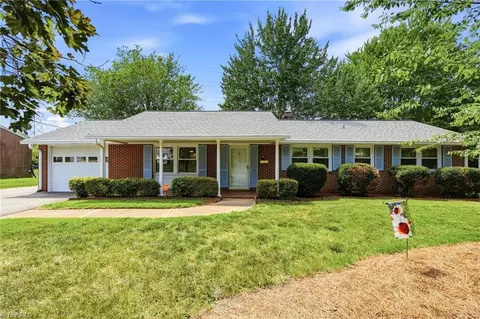 112 Queensbury Rd, Winston Salem, NC 27104