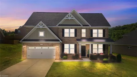 5732 Glad Acres Rd, Pfafftown, NC 27040