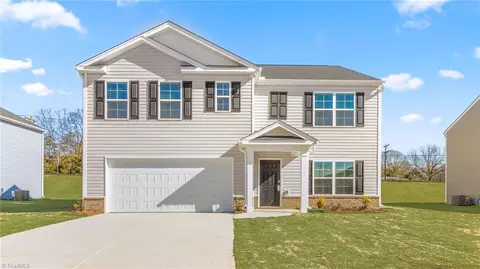 2517 Foxtail Ln, Yadkinville, NC 27055