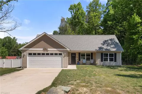 147 Lambeth Rd, Thomasville, NC 27360