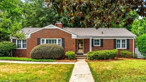 618 Cornwallis Dr W, Greensboro, NC 27408