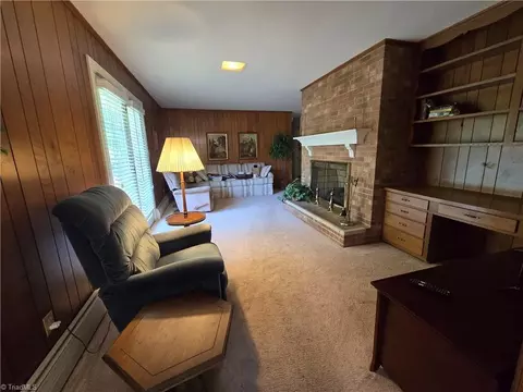 Living - 540 Johnson Rd, High Point, NC 27265 photo 3 of 4