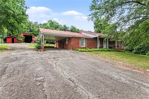 Exterior - 1040 Beechwood Rd, King, NC 27021 photo 2 of 4