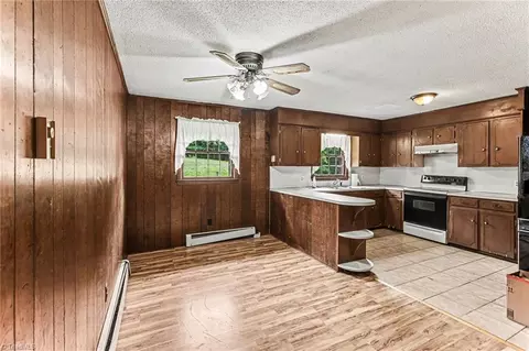 Kitchen - 1040 Beechwood Rd, King, NC 27021 photo 2 of 4