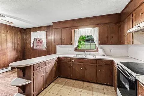 Kitchen - 1040 Beechwood Rd, King, NC 27021 photo 4 of 4